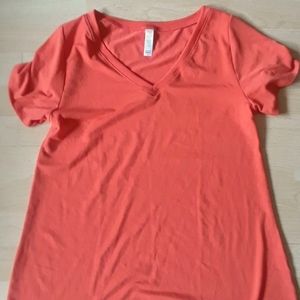 Lularoe Christy tee NWOT